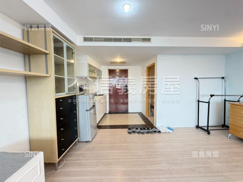 仁愛圓環大面採光亮房房屋室內格局與周邊環境