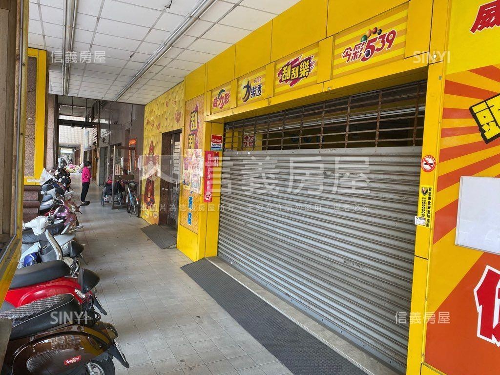近育英大面寬三角窗金店面房屋室內格局與周邊環境