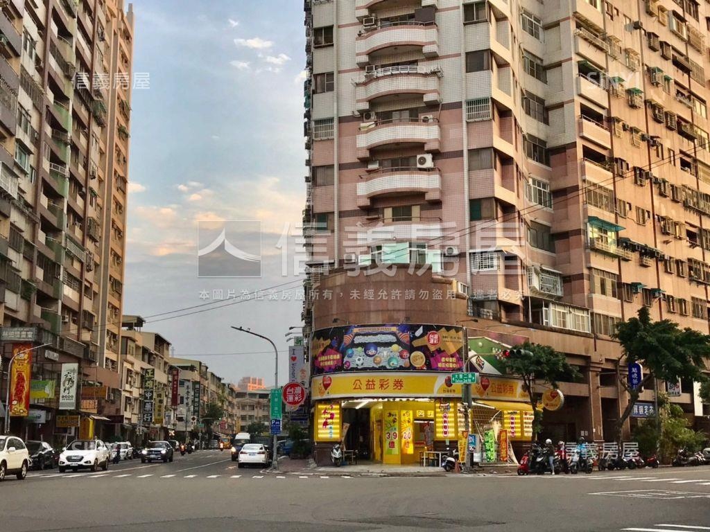 近育英大面寬三角窗金店面房屋室內格局與周邊環境