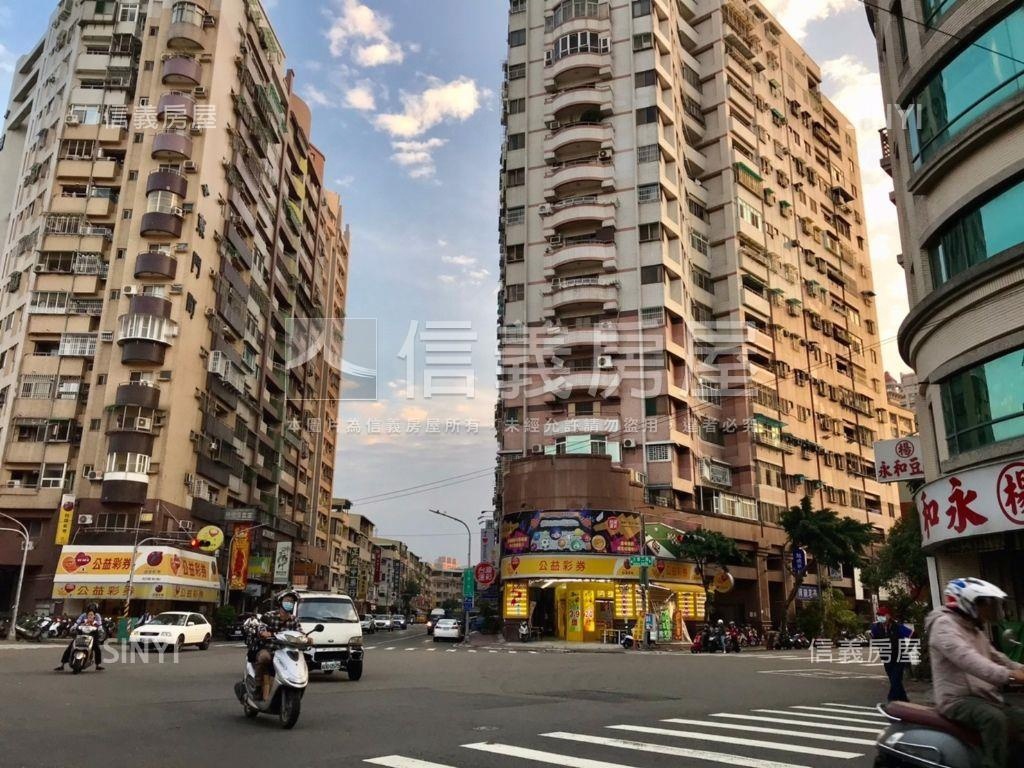 近育英大面寬三角窗金店面房屋室內格局與周邊環境