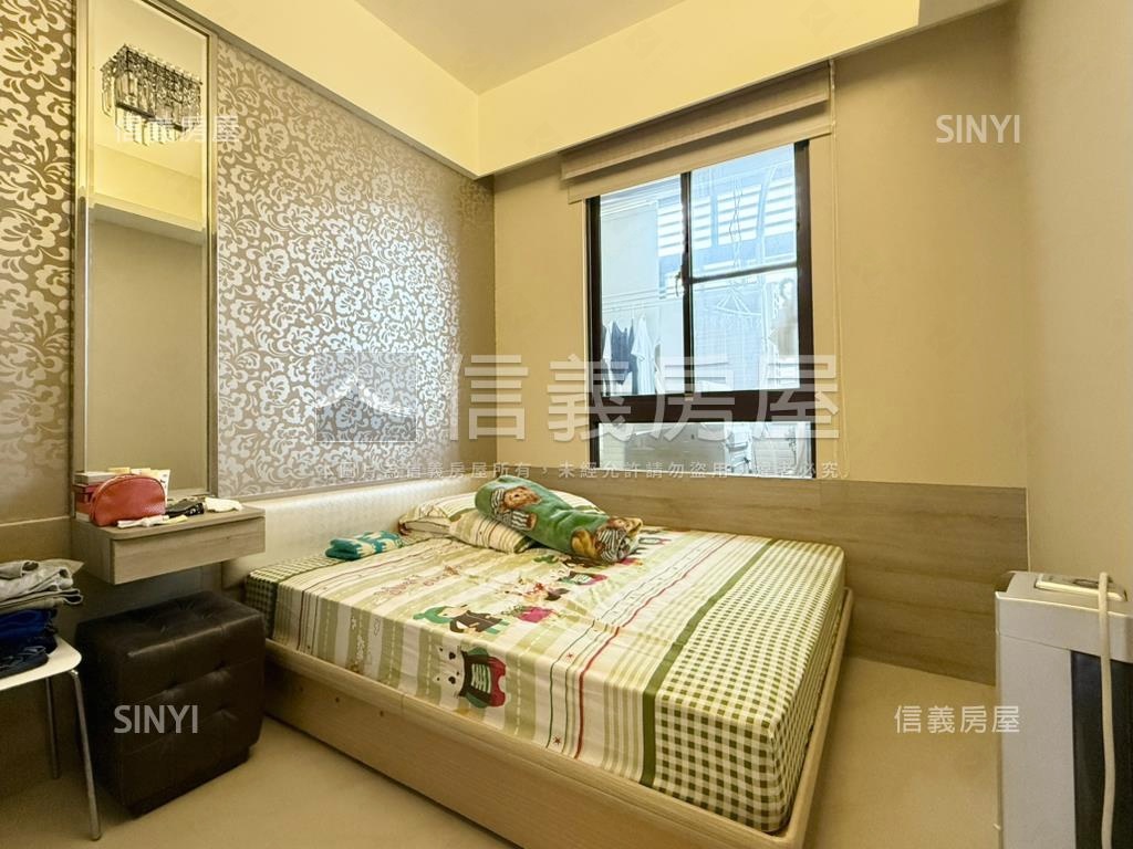 邊間三面採光三房Ｂ１車位房屋室內格局與周邊環境