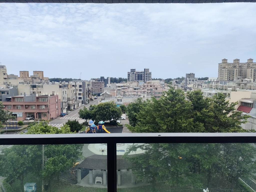 品益君品面公園３房大平車房屋室內格局與周邊環境