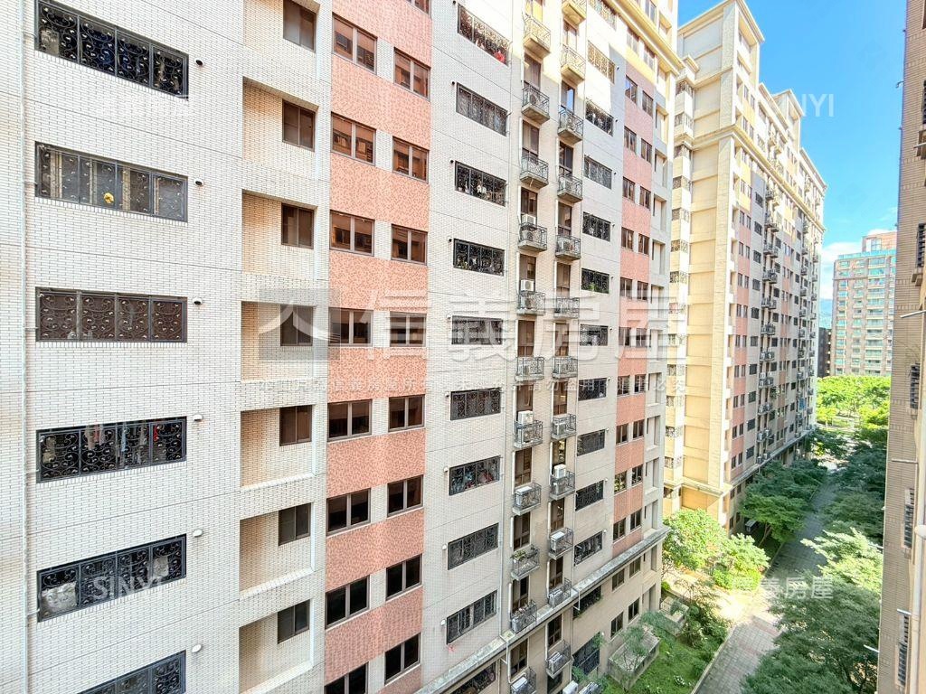 北美館ＭＲＴ溫馨兩房車位房屋室內格局與周邊環境