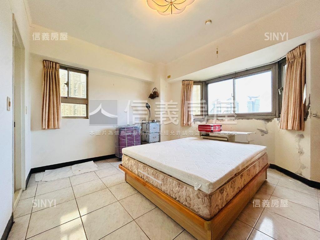 稀有國泰霞關景觀四房車位房屋室內格局與周邊環境