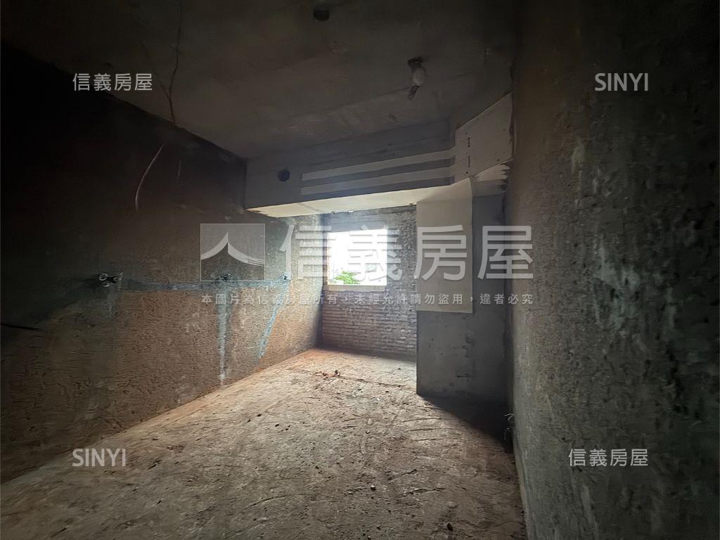 鄉城陽光鎮拆空二房好規劃房屋室內格局與周邊環境