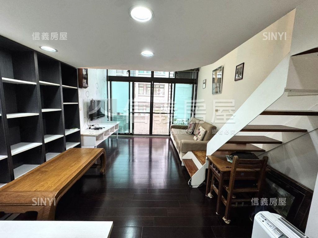 走路到高鐵站的雙翼套房房屋室內格局與周邊環境