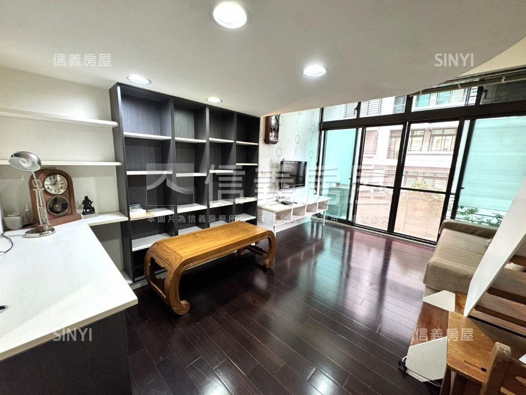 走路到高鐵站的雙翼套房房屋室內格局與周邊環境