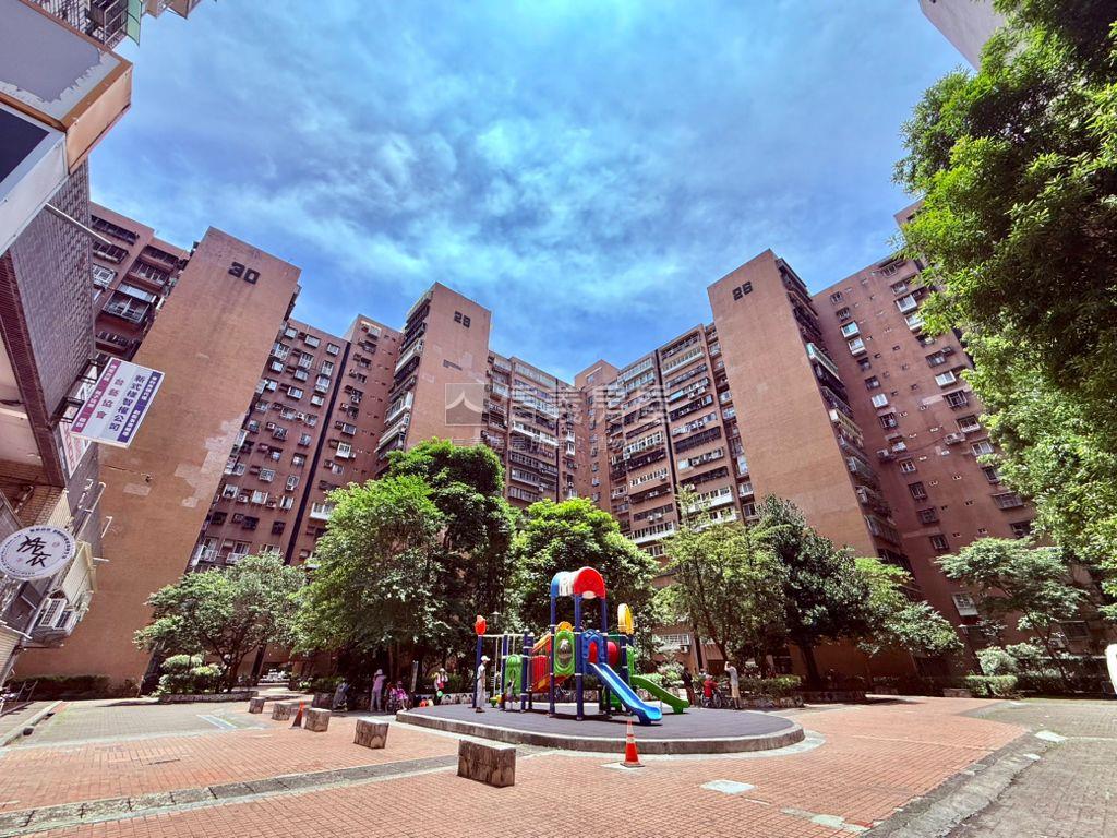 成功對流窗房屋室內格局與周邊環境