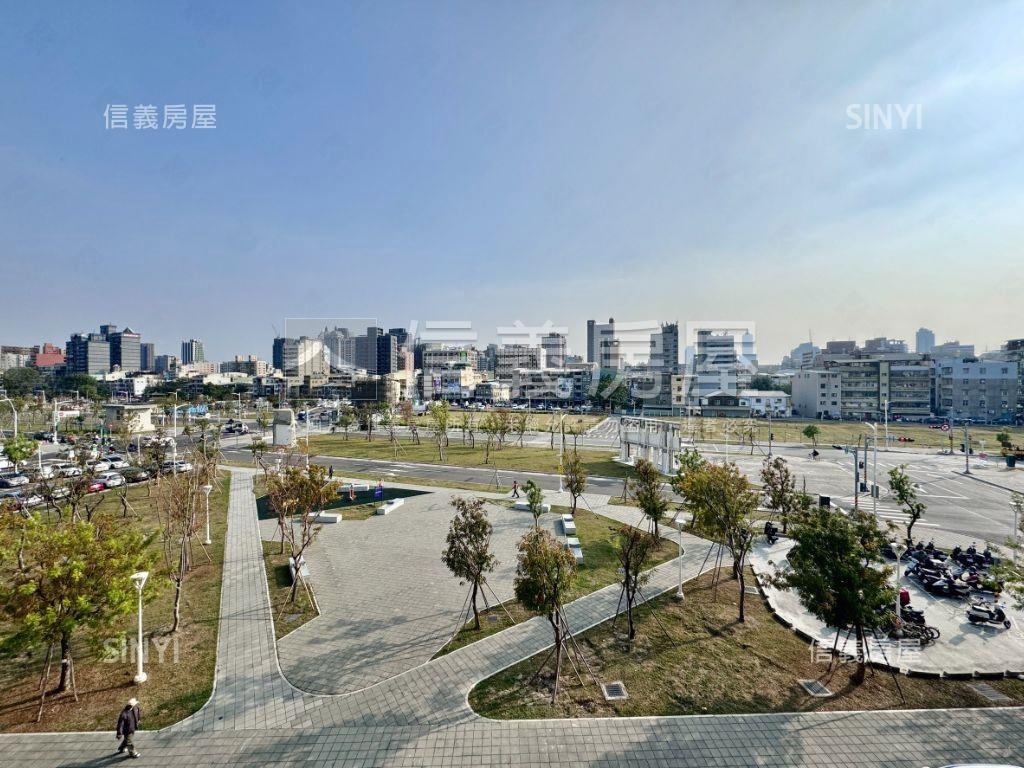 近車站公園首排正街透天房屋室內格局與周邊環境