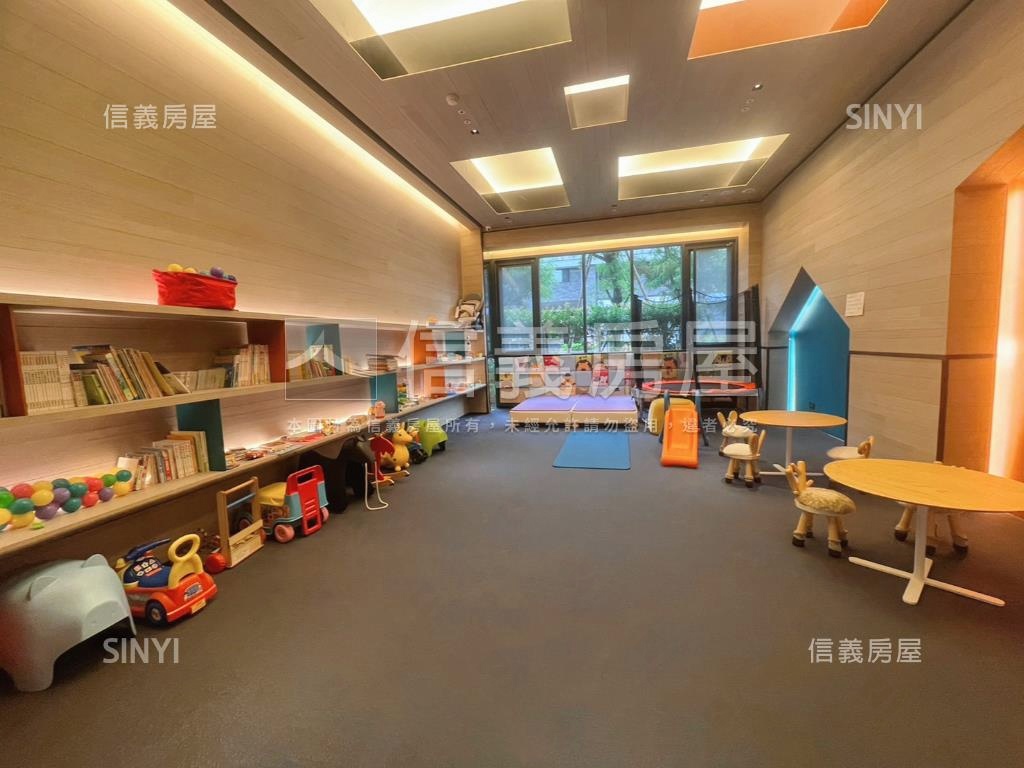 鴻柏織光４房視野附雙車位房屋室內格局與周邊環境