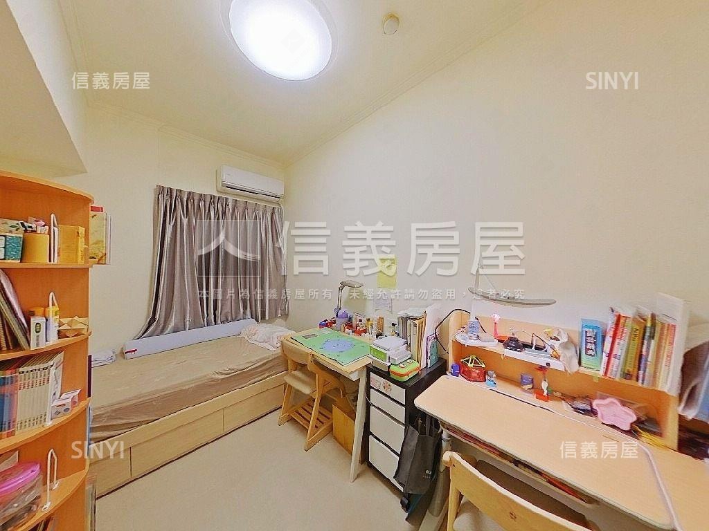 遠眺綠景。簡約美宅誠釋出房屋室內格局與周邊環境
