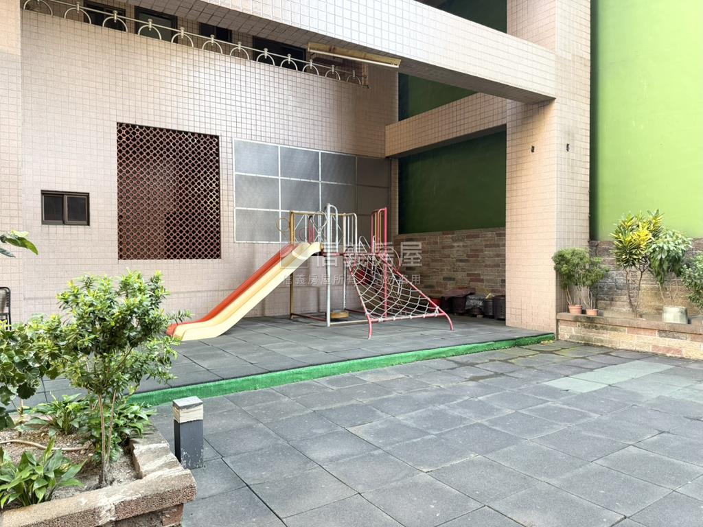 走路搭捷運的機能四房房屋室內格局與周邊環境