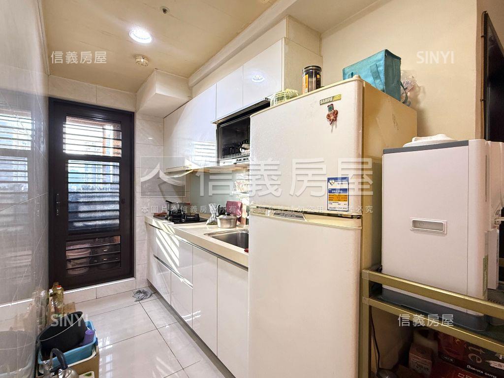 稀有釋出名城大兩房車位房屋室內格局與周邊環境