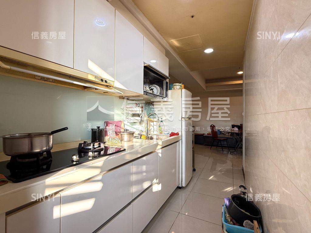 稀有釋出名城大兩房車位房屋室內格局與周邊環境