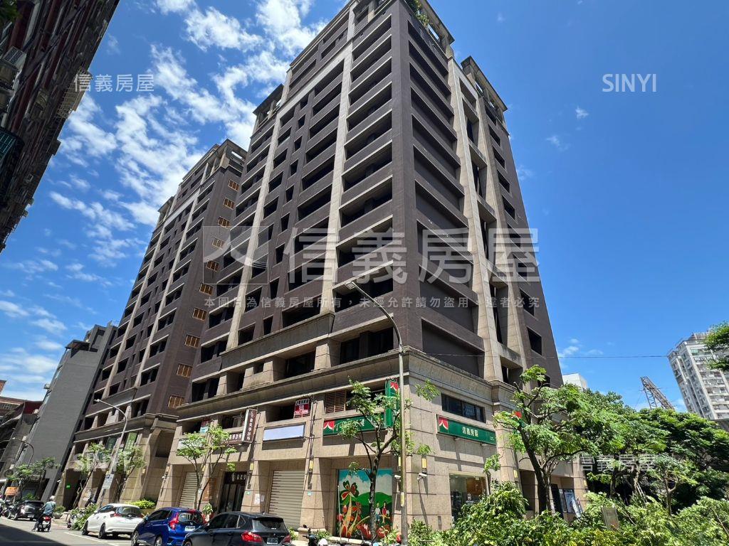 稀有釋出名城大兩房車位房屋室內格局與周邊環境