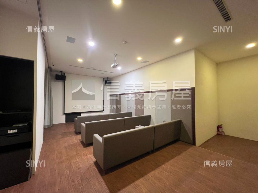 稀有釋出名城大兩房車位房屋室內格局與周邊環境