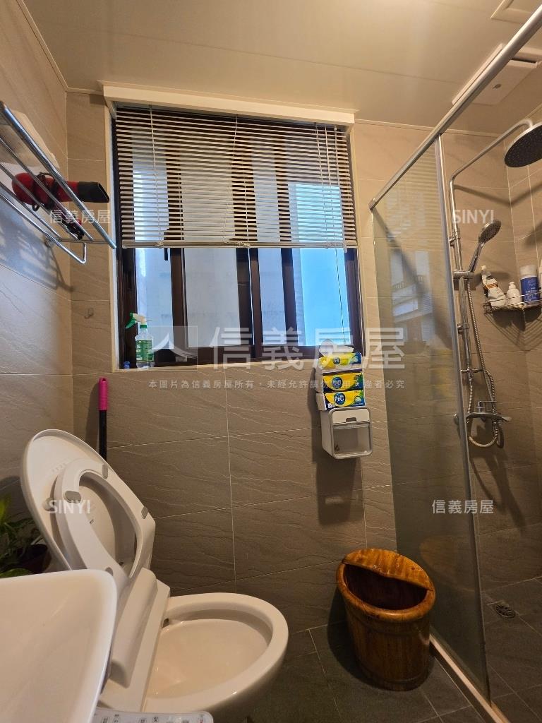 诶！樂捷市稀有三房車位房屋室內格局與周邊環境