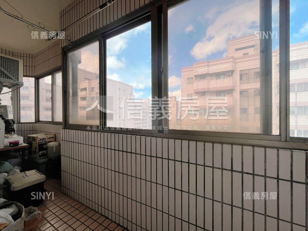 國泰森林高樓三房車位房屋室內格局與周邊環境