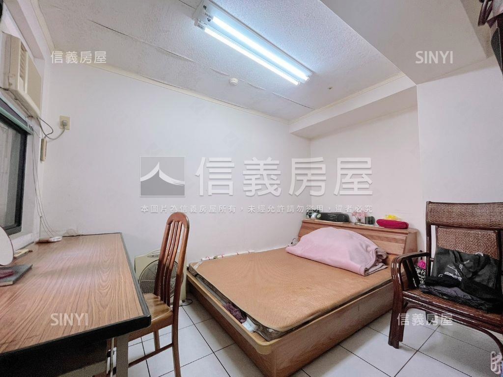 國泰森林高樓三房車位房屋室內格局與周邊環境