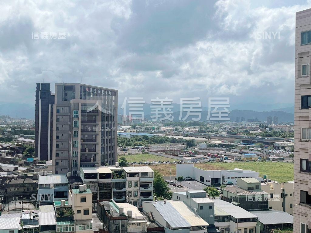 國泰森林高樓三房車位房屋室內格局與周邊環境