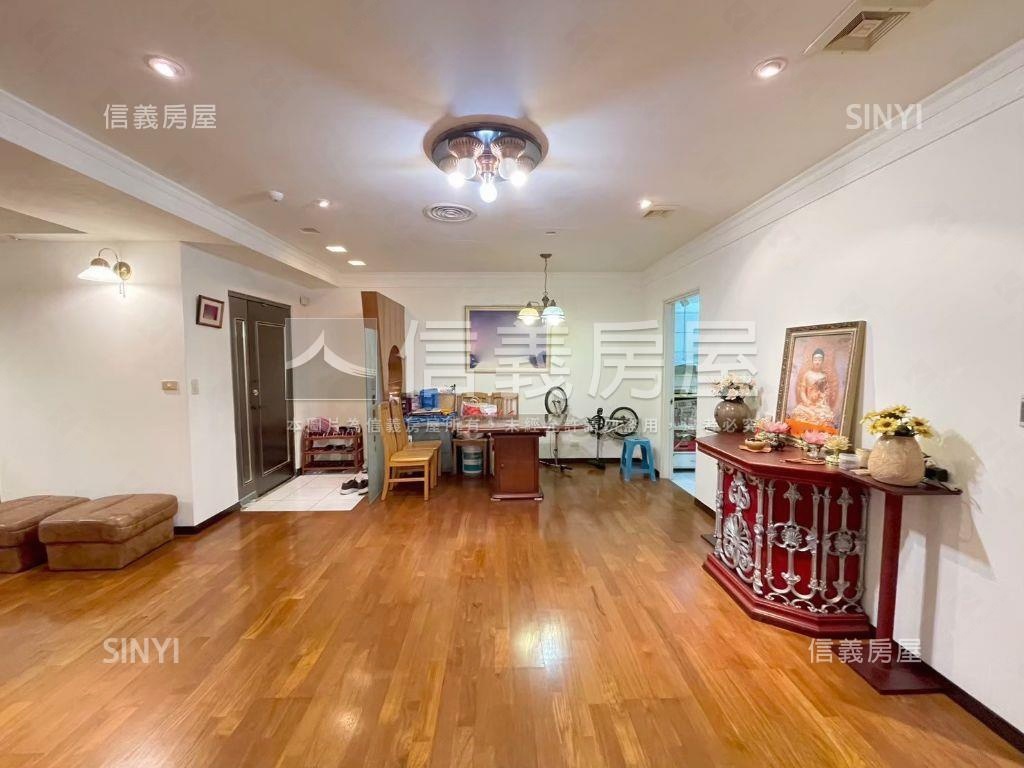 太陽神高樓層三房車位房屋室內格局與周邊環境