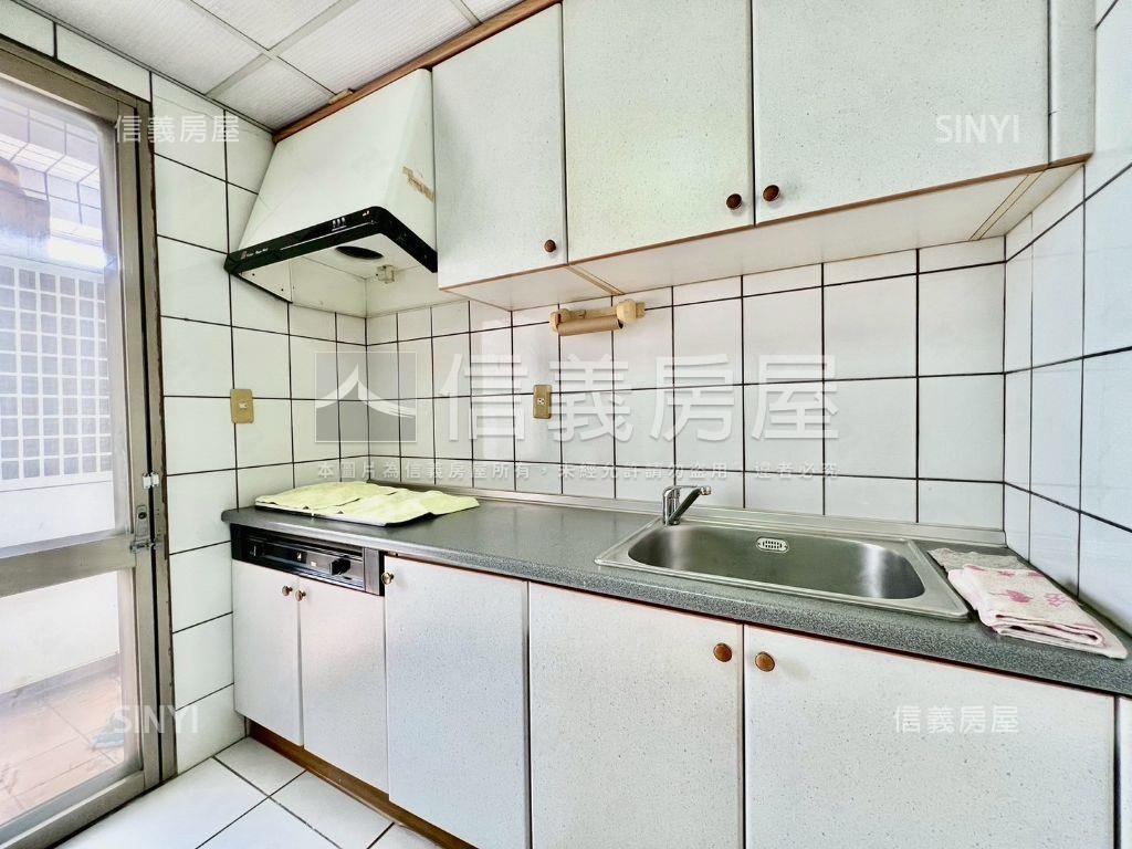 太陽神高樓層三房車位房屋室內格局與周邊環境