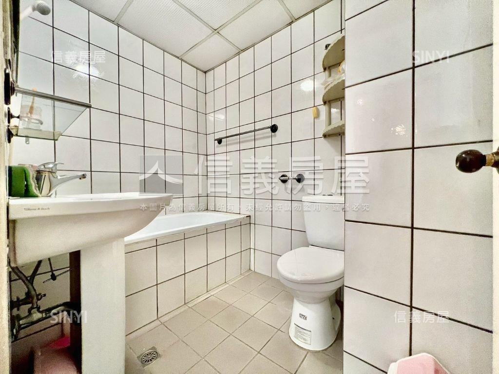 太陽神高樓層三房車位房屋室內格局與周邊環境