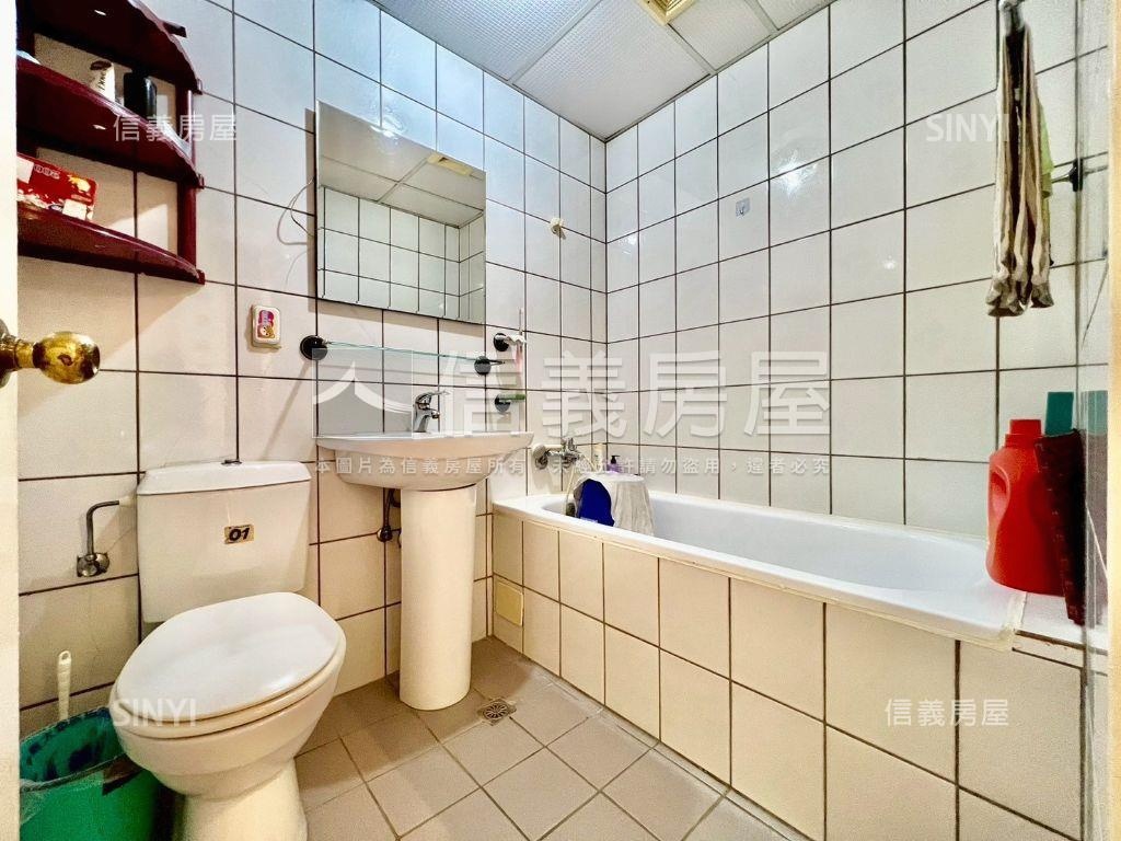 太陽神高樓層三房車位房屋室內格局與周邊環境