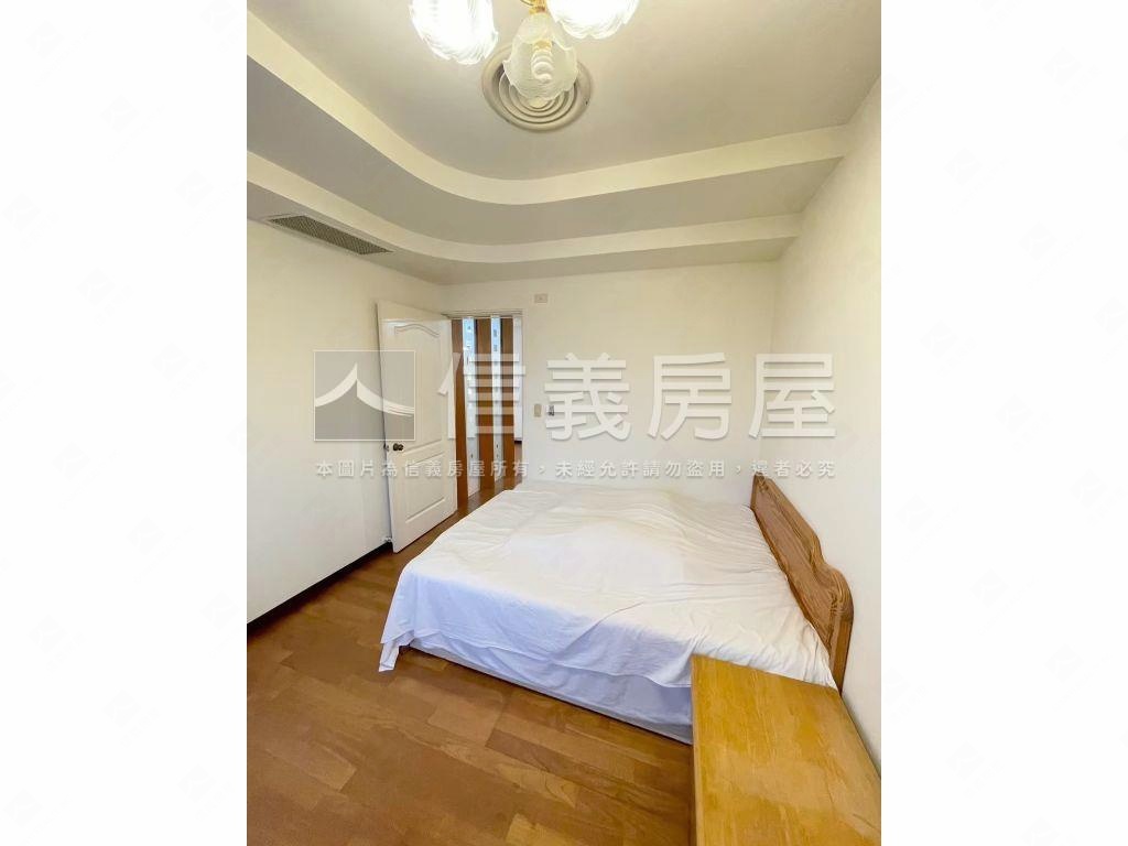 太陽神高樓層三房車位房屋室內格局與周邊環境