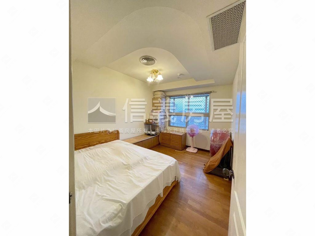 太陽神高樓層三房車位房屋室內格局與周邊環境