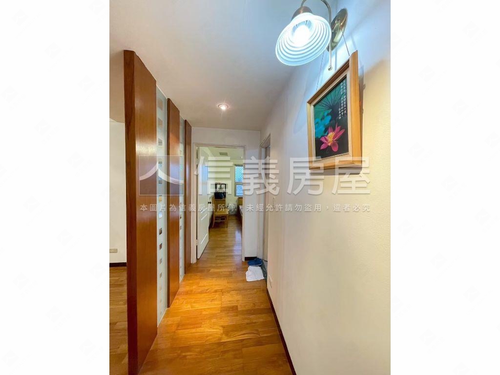 太陽神高樓層三房車位房屋室內格局與周邊環境