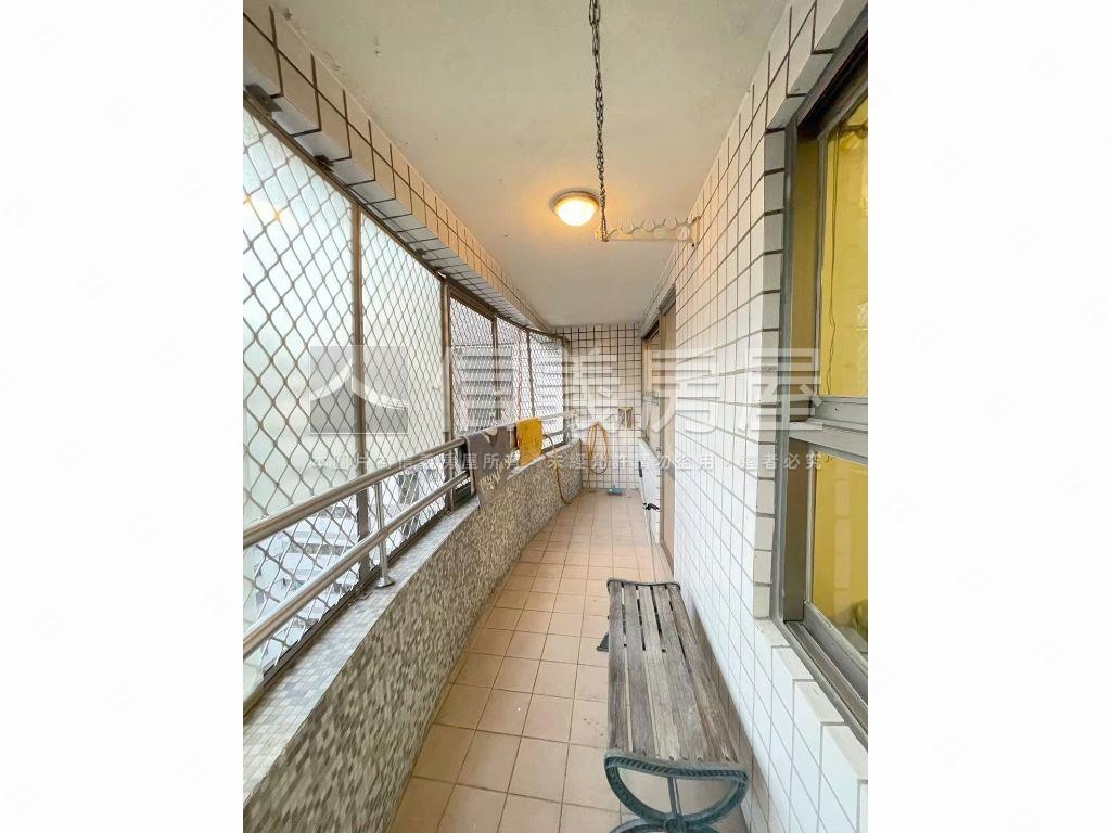 太陽神高樓層三房車位房屋室內格局與周邊環境