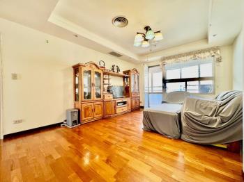 太陽神高樓層三房車位