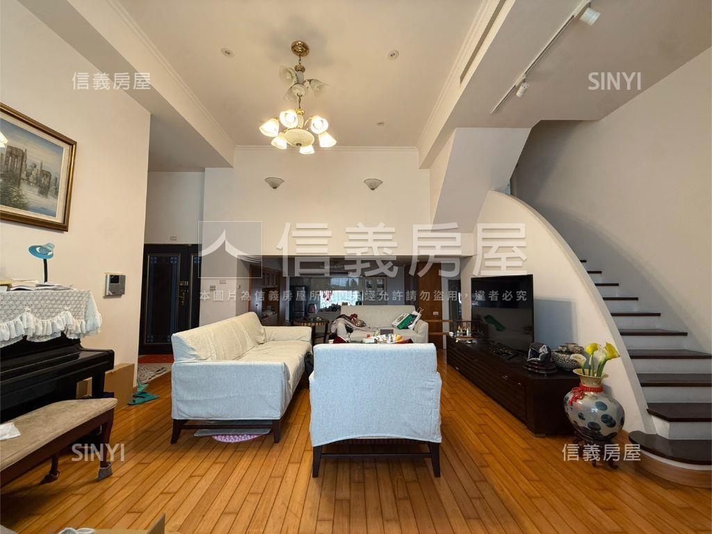 近美麗華挑高大空間美屋房屋室內格局與周邊環境