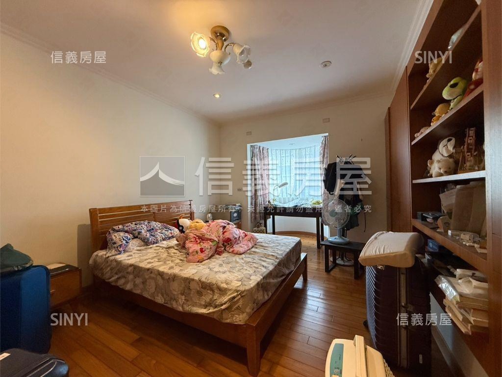 近美麗華挑高大空間美屋房屋室內格局與周邊環境