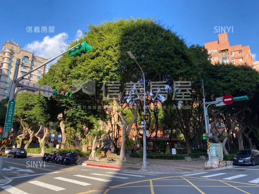 近美麗華挑高大空間美屋房屋室內格局與周邊環境