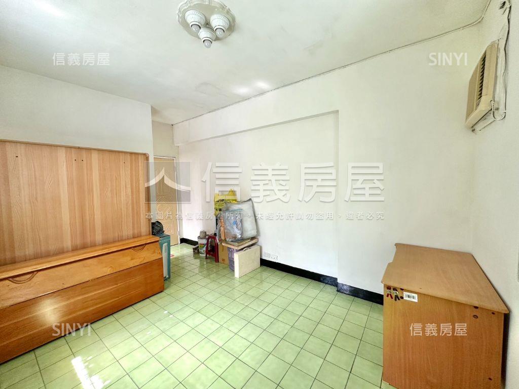 板橋車站｜２樓採光大三房房屋室內格局與周邊環境