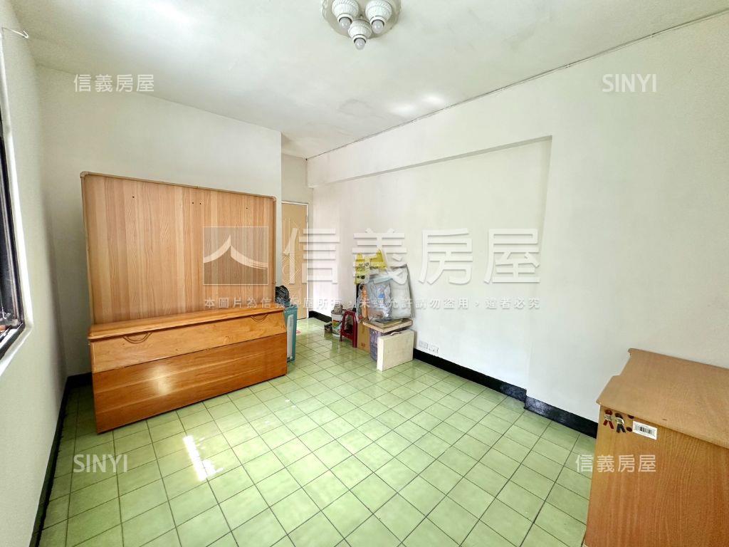 板橋車站｜２樓採光大三房房屋室內格局與周邊環境