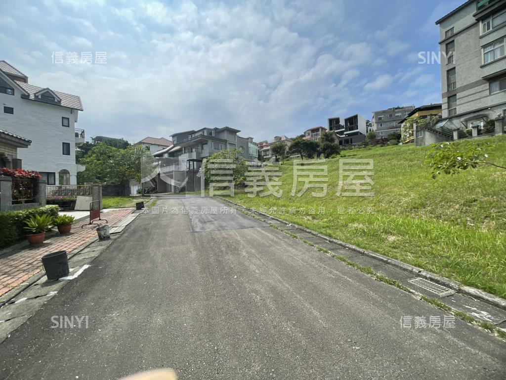 比佛利土地０２０２房屋室內格局與周邊環境