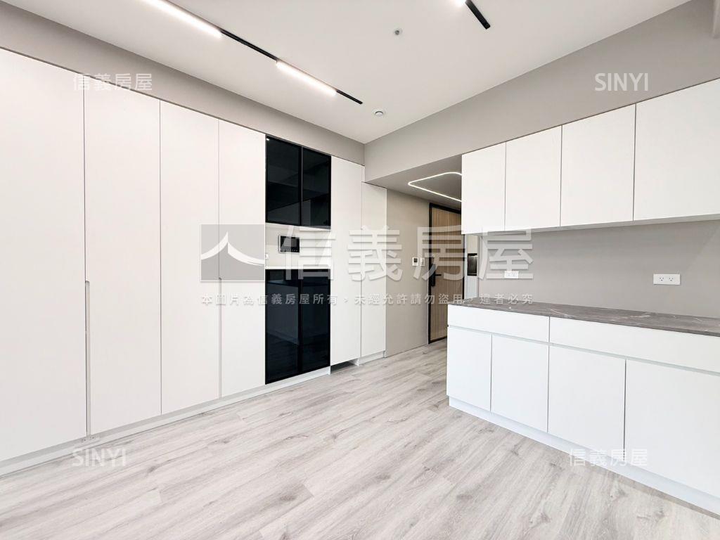 專任鴻築馥麗三房次頂樓房房屋室內格局與周邊環境