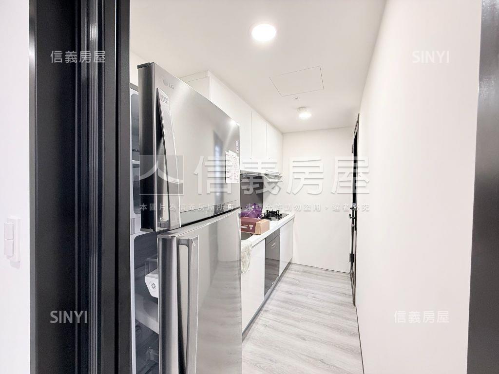 專任鴻築馥麗三房次頂樓房房屋室內格局與周邊環境