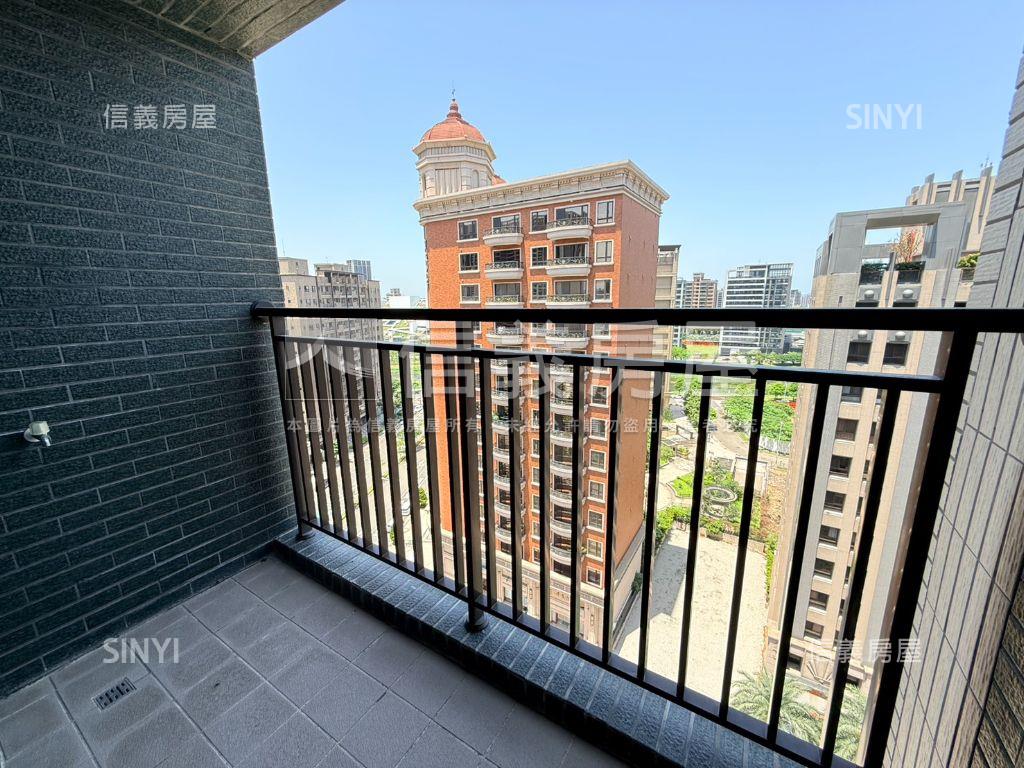 專任鴻築馥麗三房次頂樓房房屋室內格局與周邊環境