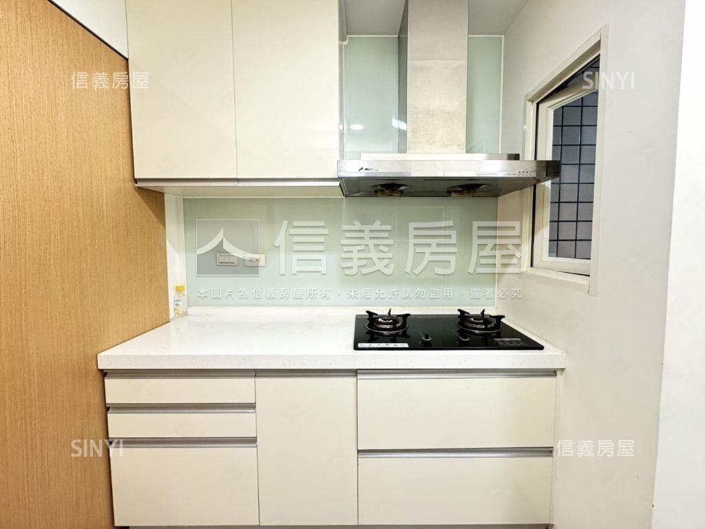 祕密花園正精美兩房房屋室內格局與周邊環境