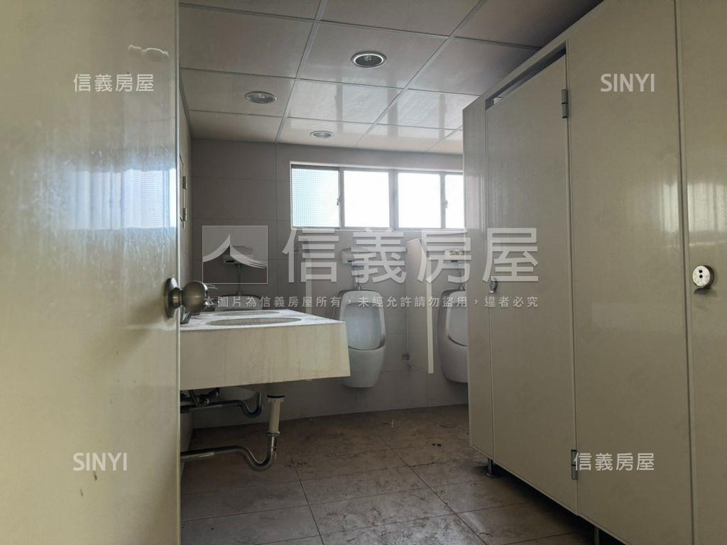 台南東區近千坪店辦房屋室內格局與周邊環境