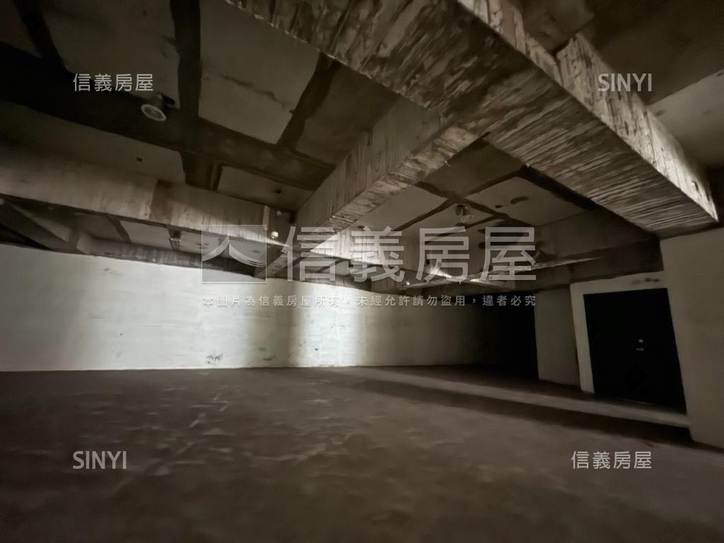 台南東區近千坪店辦房屋室內格局與周邊環境