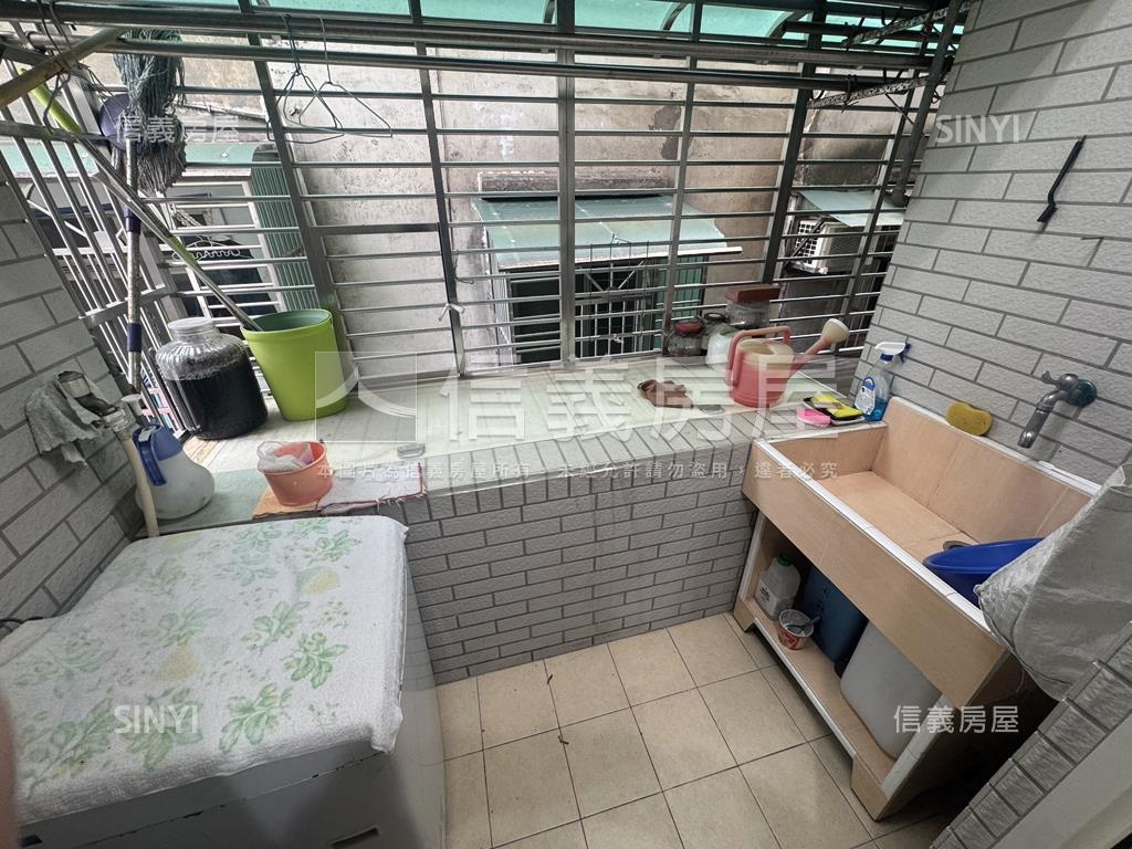大坪林稀有華廈釋出房屋室內格局與周邊環境