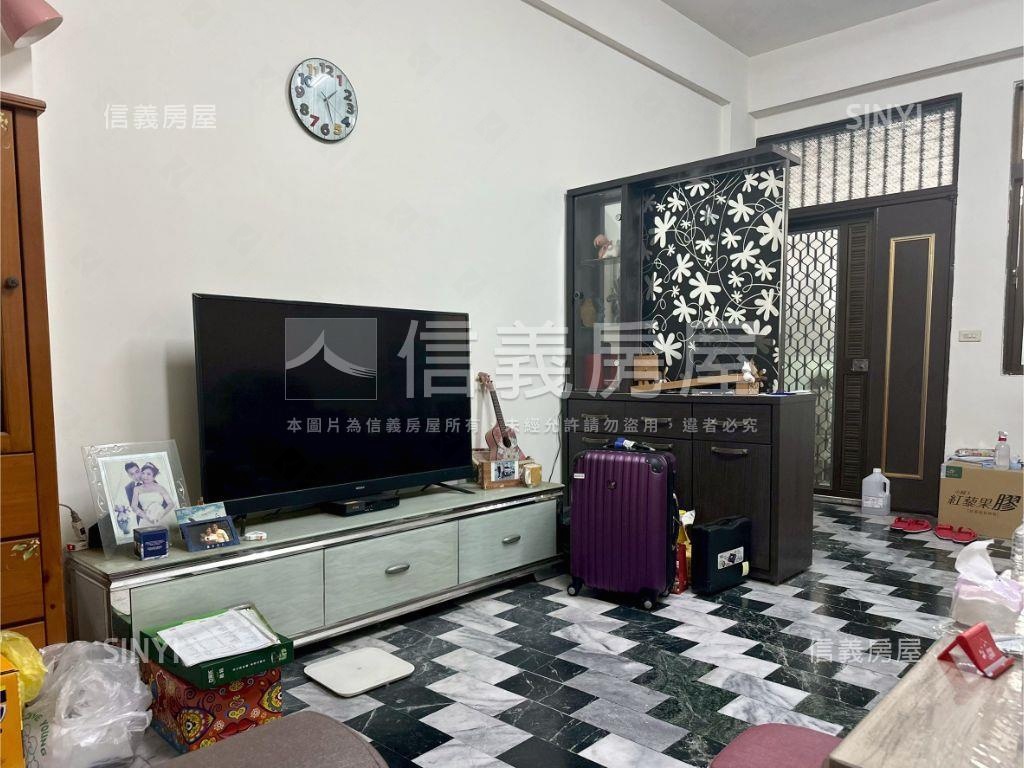 本原近重劃區前後臨路車墅房屋室內格局與周邊環境