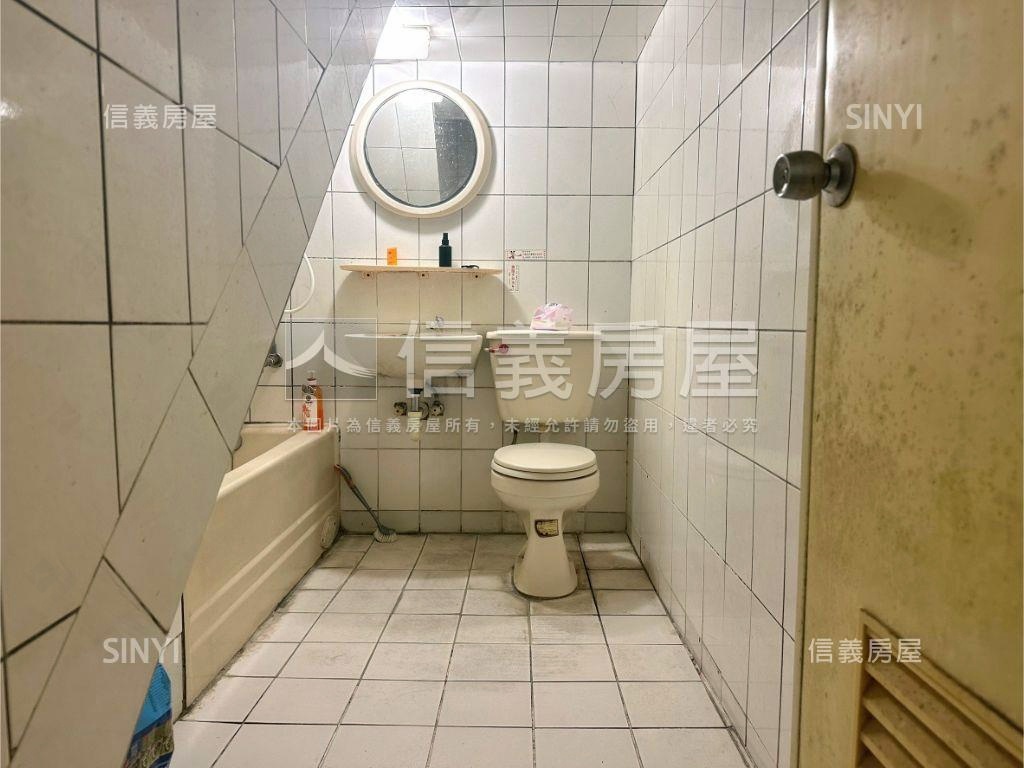 本原近重劃區前後臨路車墅房屋室內格局與周邊環境
