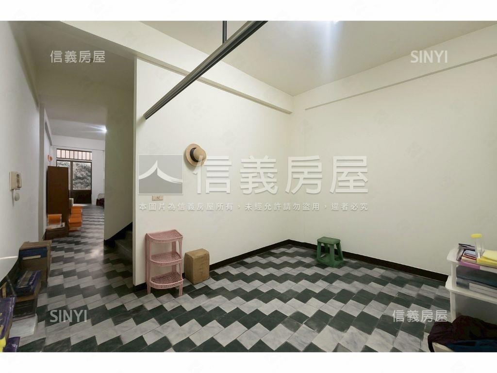 本原近重劃區前後臨路車墅房屋室內格局與周邊環境