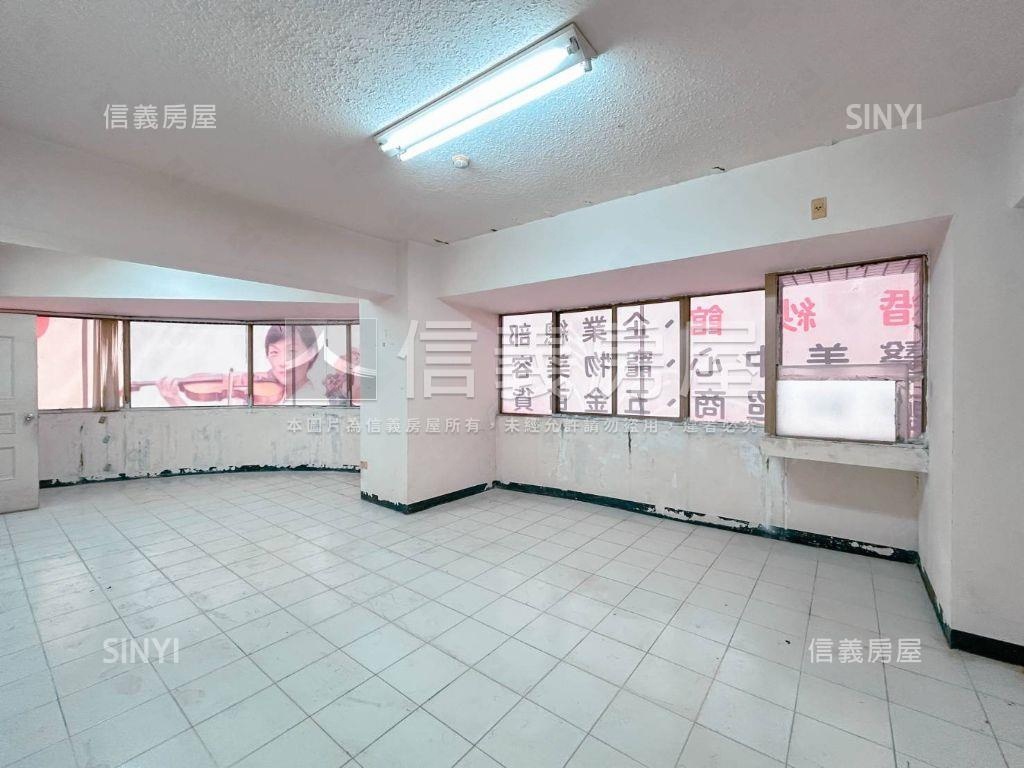 永康三層樓大角窗金店面房屋室內格局與周邊環境